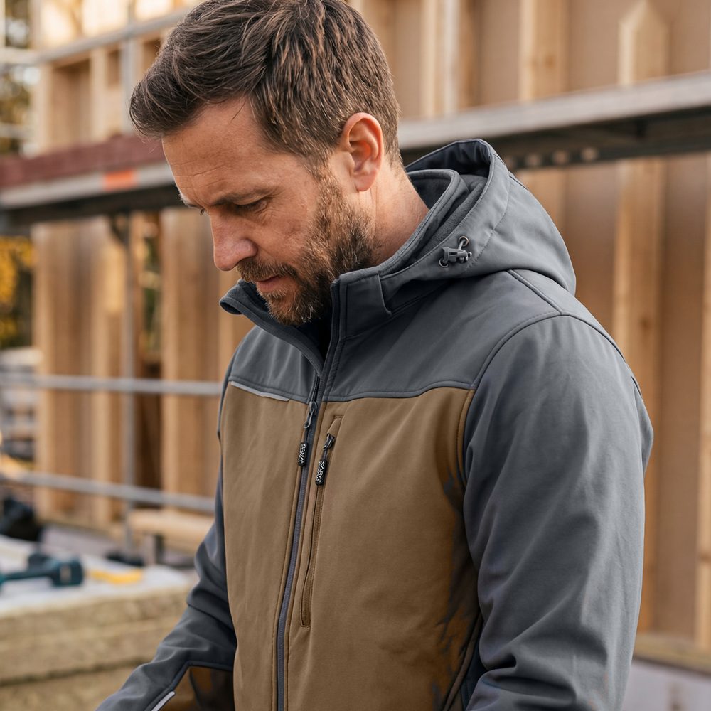 Kurtka softshell robocza wiatroszczelna wodoodporna — Comfort Plus brązowo-grafitowa z wentylacją pod pachami i otworem na kciuk